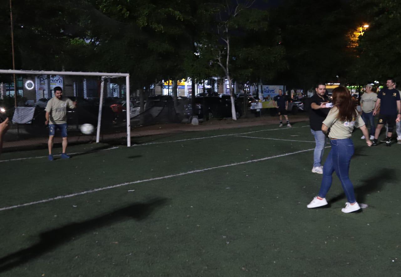 $!Ponen a rodar el balón en el Cuarto Torneo de futbol Colegio Abogados Genaro Estrada A.C.