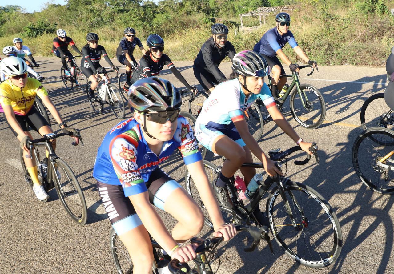$!Venados Ciclismo se lleva el podio en tradicional carrera Gran Fondo Mazatlán