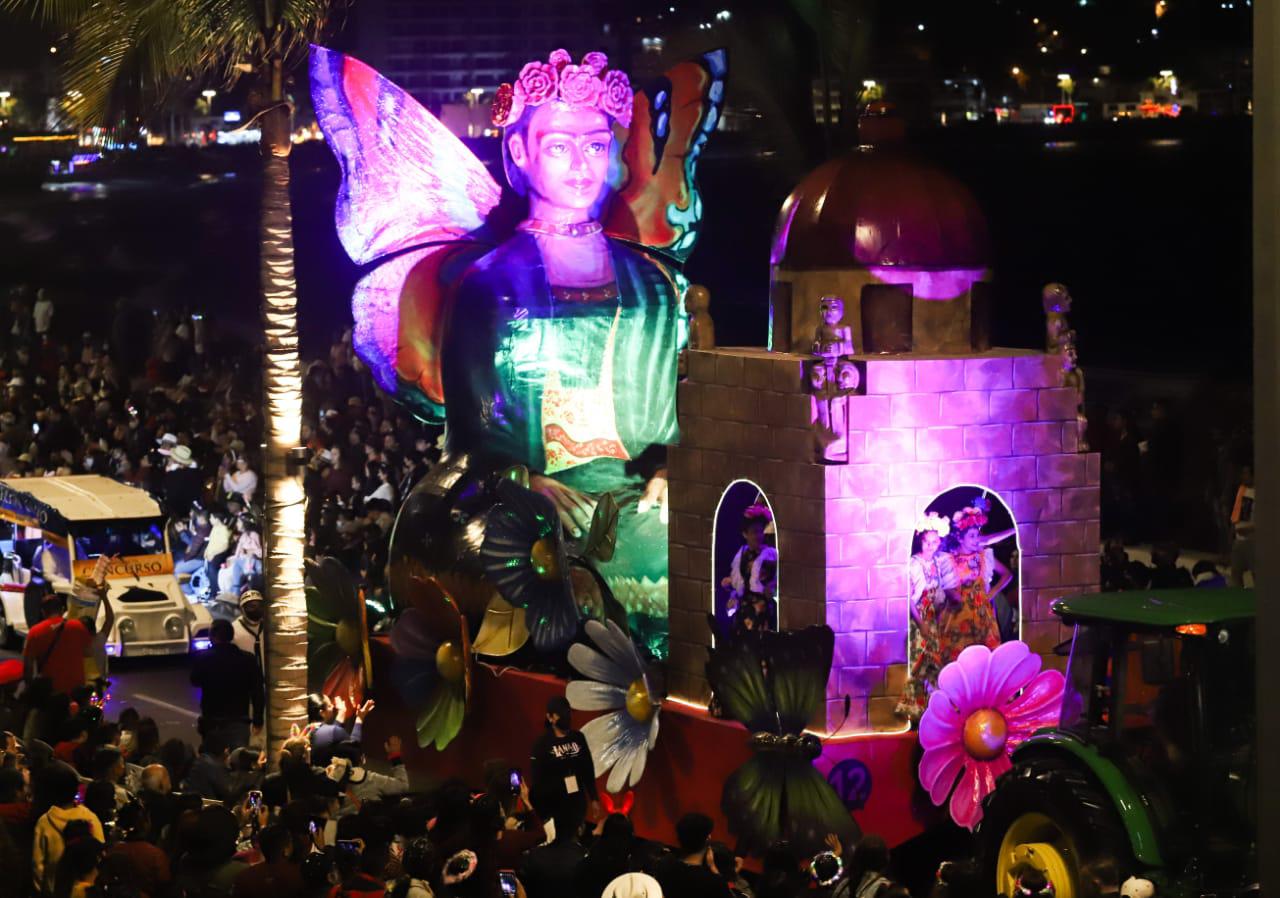 $!Magia y espectacularidad, el sello de las carrozas reales del Carnaval de Mazatlán