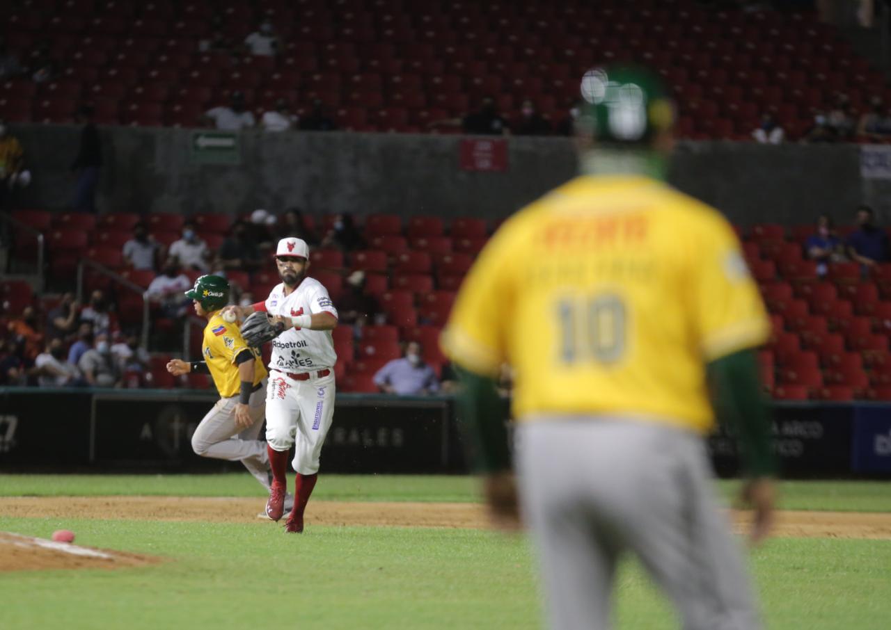 $!Cañeros silencia a la ofensiva de Venados de Mazatlán