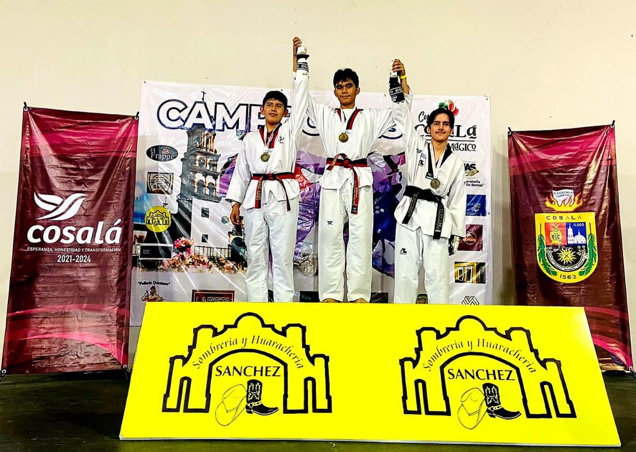 $!Mazatlecos regresan con primeros lugares de la Copa Cosalá de Taekwondo
