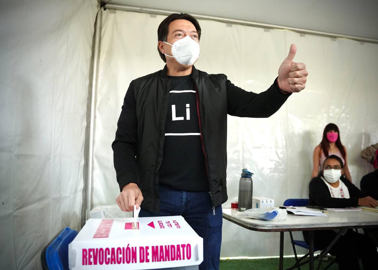 $!INE es ‘tramposo’, dice Mario Delgado; hay mucha participación, afirma Sheinbaum