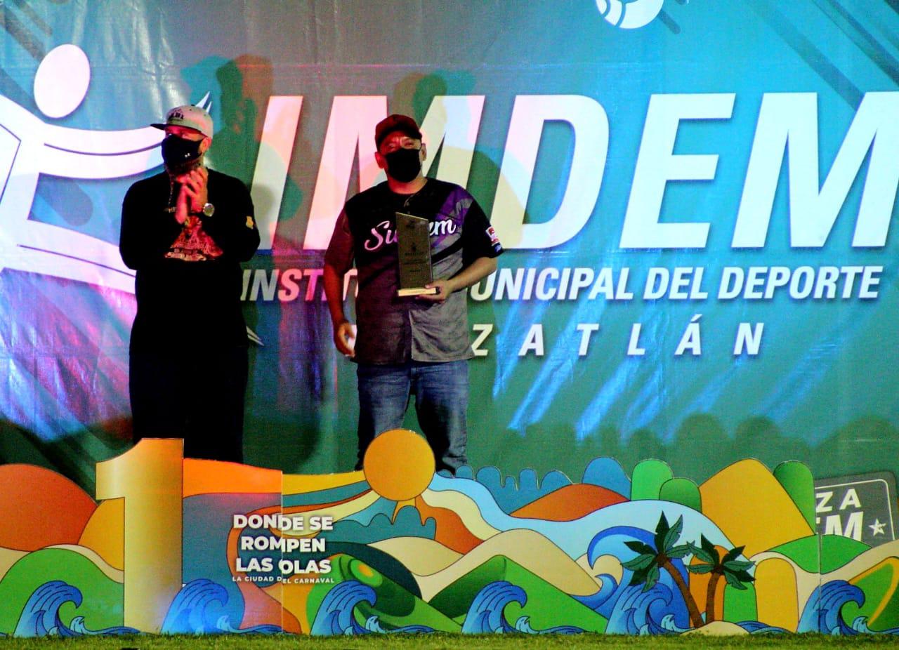$!La Liga de Softbol Municipal define a sus invitados a playoffs