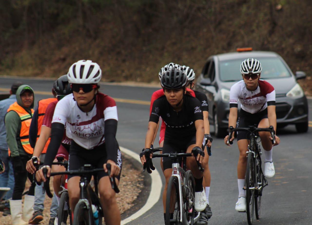 $!Brillan ciclistas mazatlecos en la ruta de la etapa estatal de los Juegos Conade