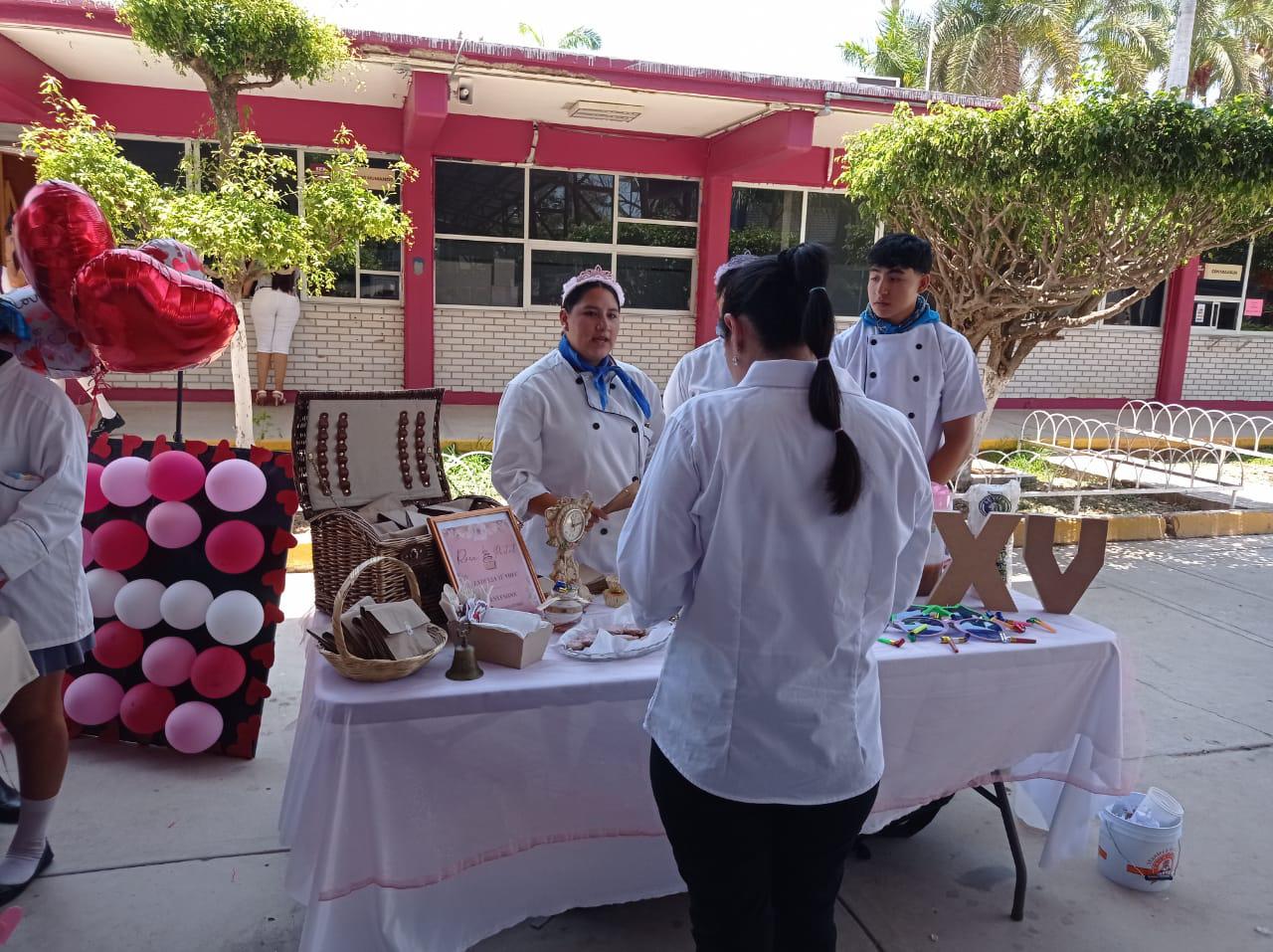 $!Muestran estudiantes del CBTIS 51 el proyecto Aprenden para emprender