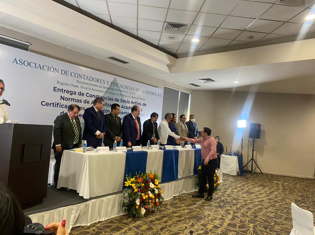 $!Rinden protesta nuevos integrantes de la Asociación de Contadores y Fiscalistas del Estado de Sinaloa
