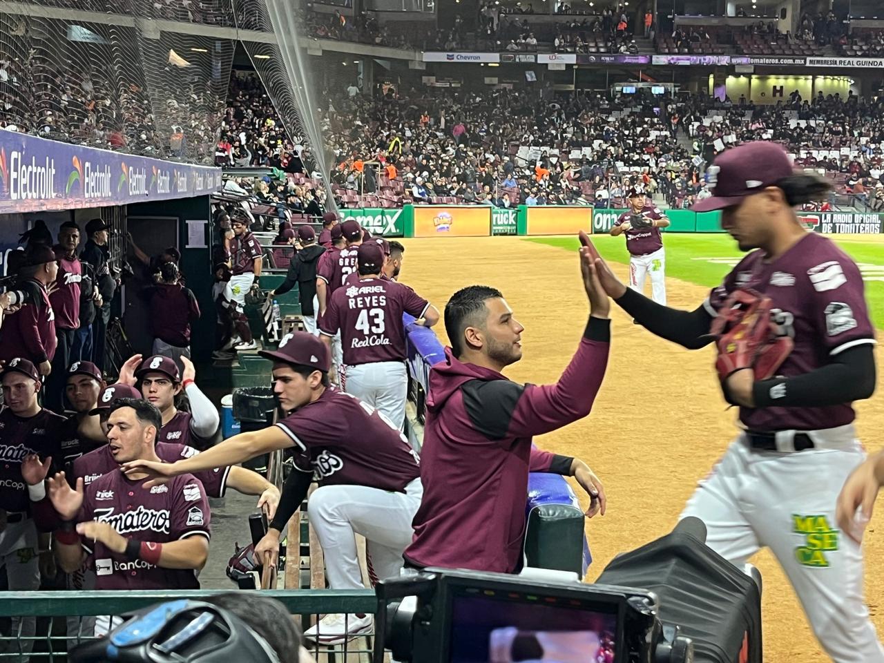 $!Tomateros de Culiacán comienza con triunfo la batalla por el título de la LMP