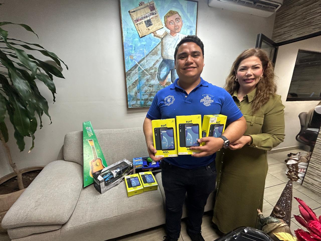 $!Refrescos El Manantial cumple los sueños de pequeños en la campaña Sé un Rey Mago, de Noroeste
