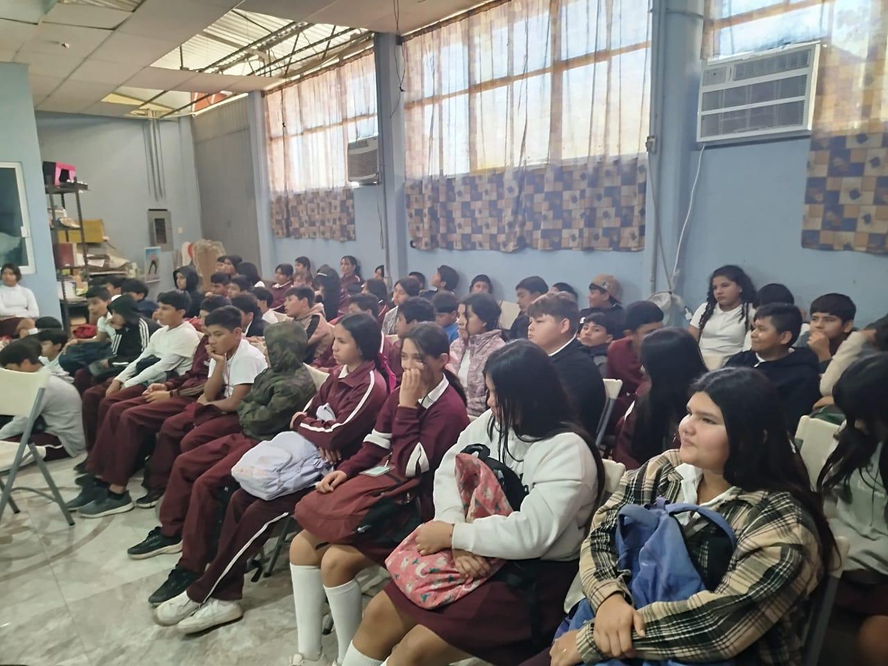 $!Llevan plática sobre cuidado ambiental a alumnos del Palmito del Verde