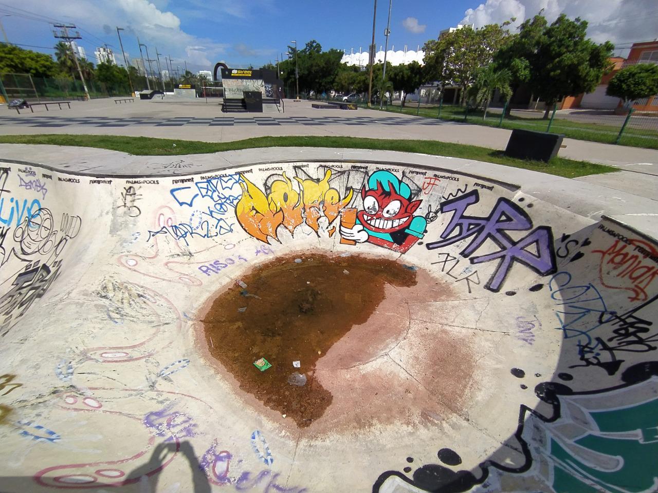 $!En el parque de skateboard existen ciertas zonas que están inutilizables.