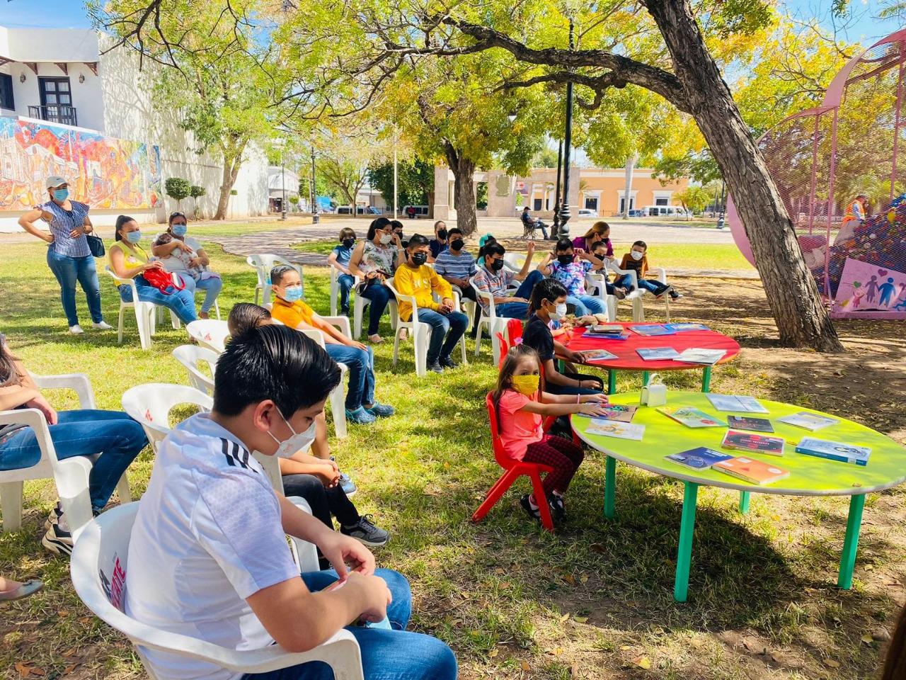 $!Los pequeños se acercaron a esta actividad en torno a la lectura.