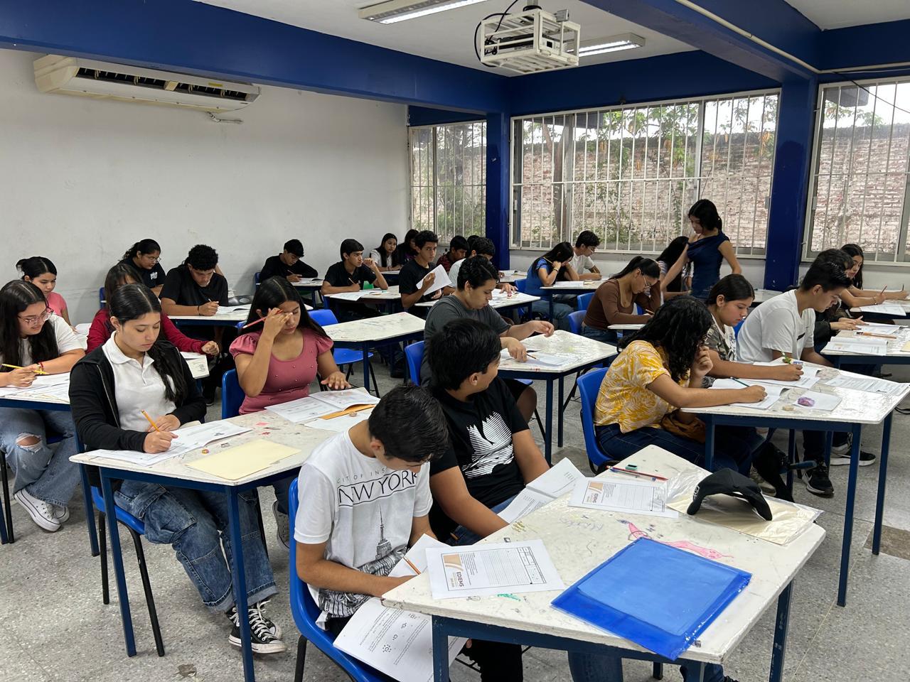 $!Supera Cbtis 51 los mil aspirantes en su examen de admisión 2025
