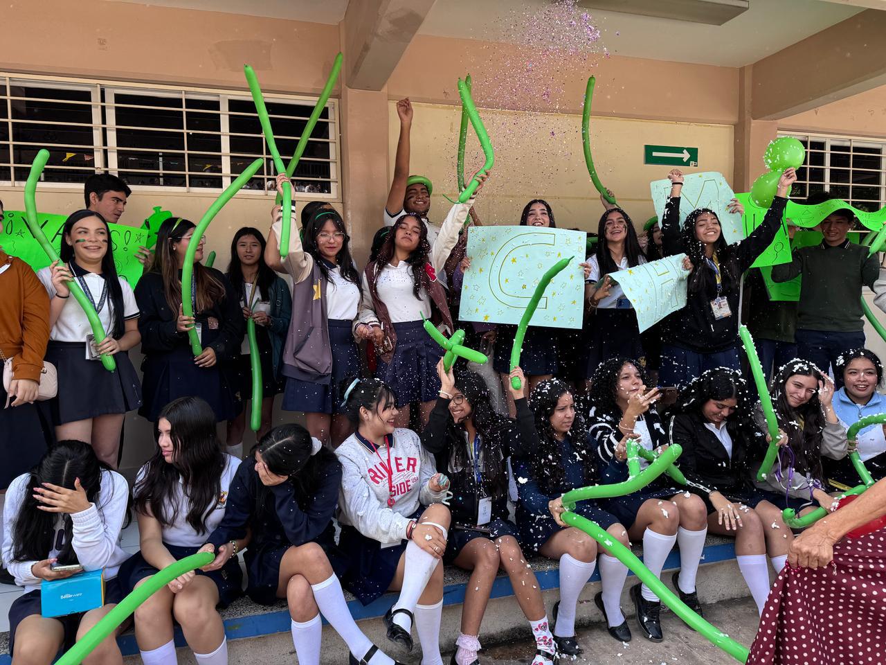 $!Las porras de los universitarios no se hacen esperar en cada uno de las etapas.