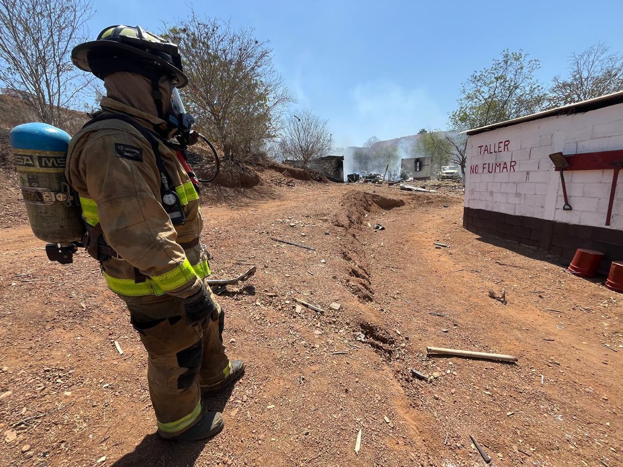 $!Padre e hijo fallecidos en explosión en Mazatlán colaboraban en el Combate Naval