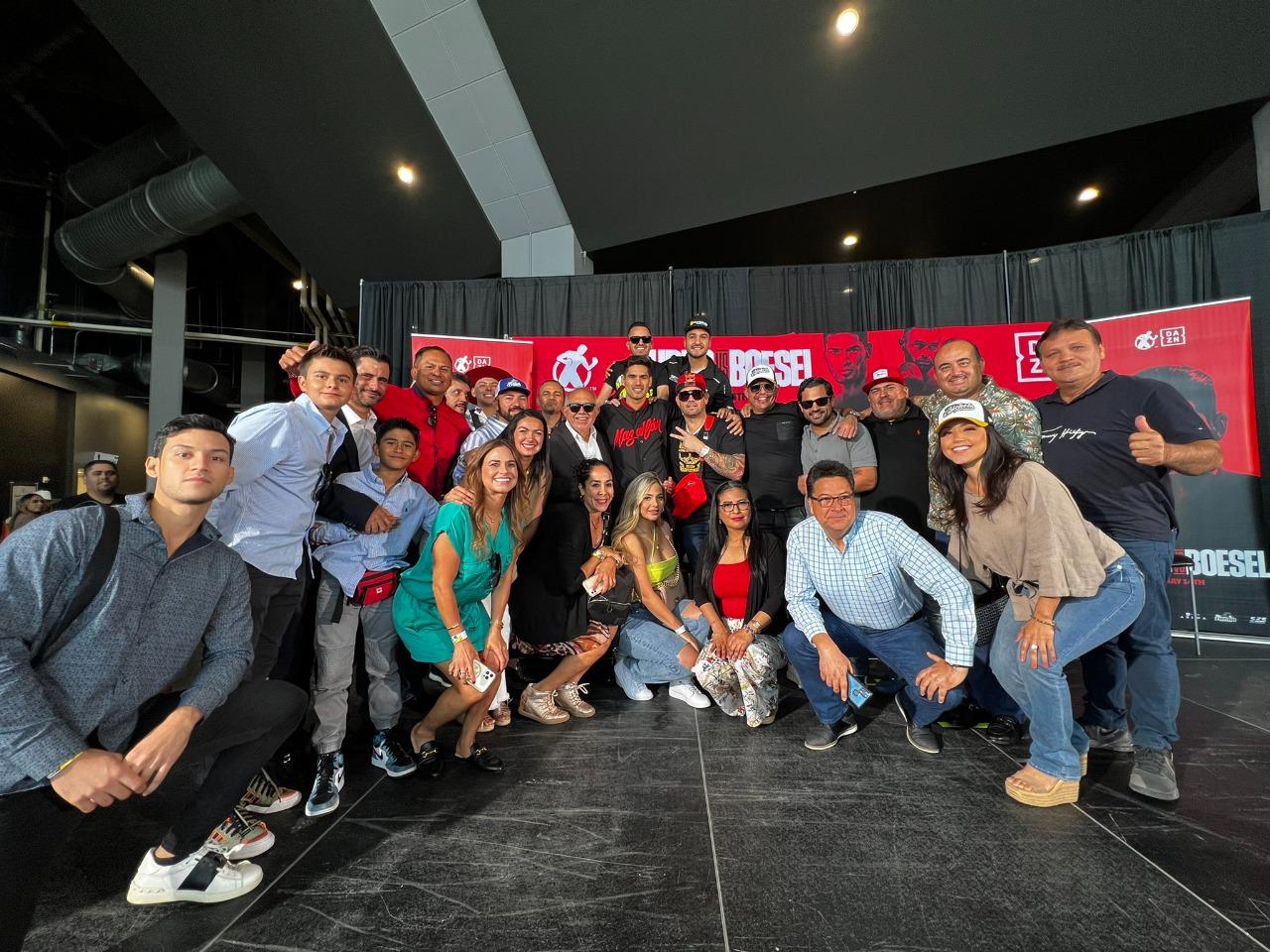$!‘El Químico’ y el director de Cultura Mazatlán se van a California al pesaje de ‘El Zurdo’ Ramírez