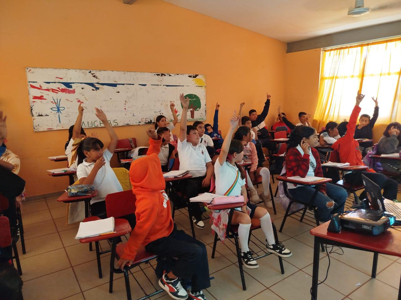 $!Llevan plática sobre cuidado ambiental a alumnos del Palmito del Verde