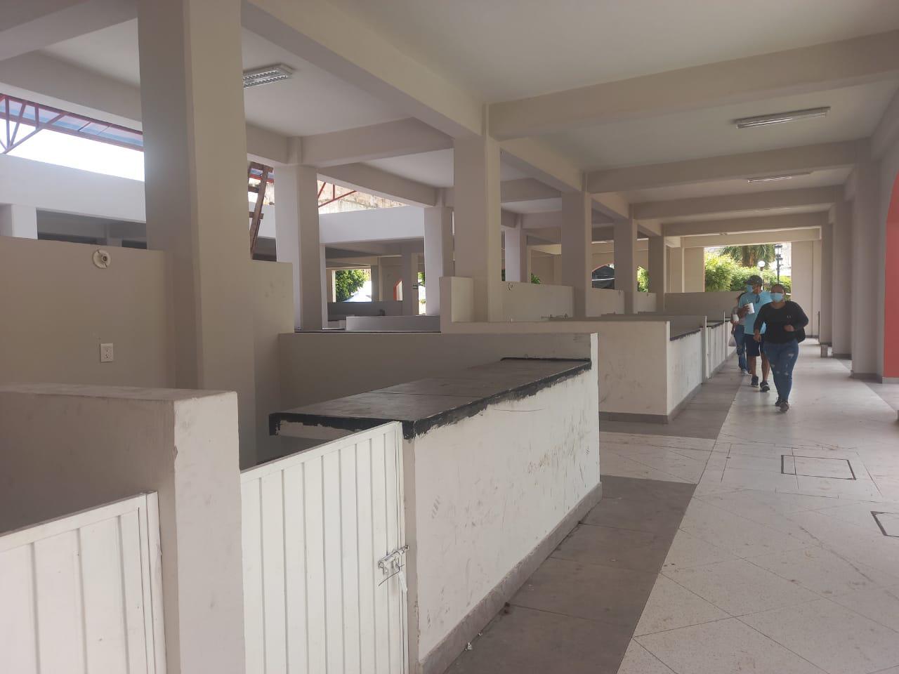$!A casi tres años de haber sido demolido Mercado Miguel Hidalgo en Escuinapa, locatarios esperan fecha de entrega de la construcción