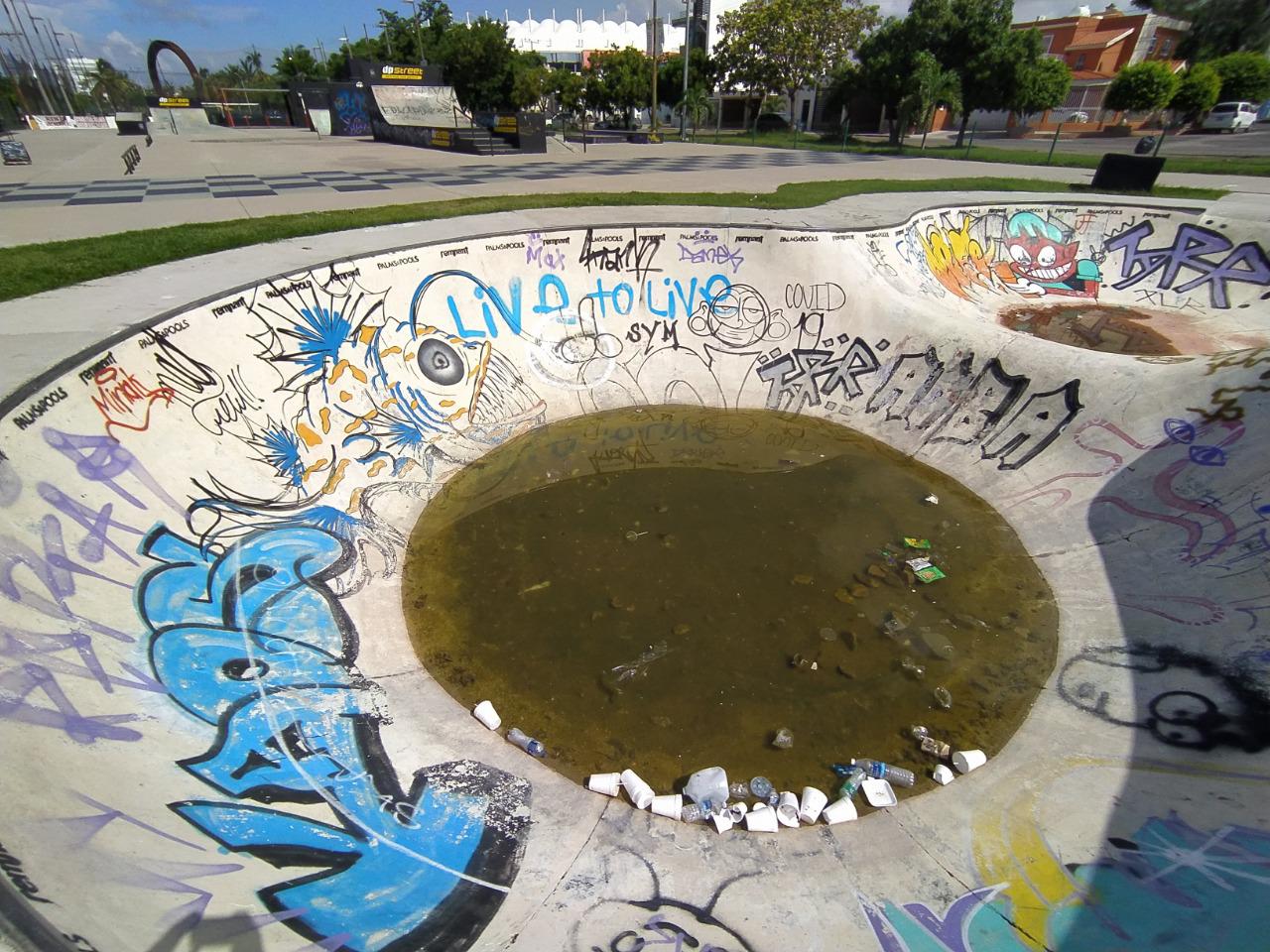 $!En el parque de skateboard existen ciertas zonas que están inutilizables.