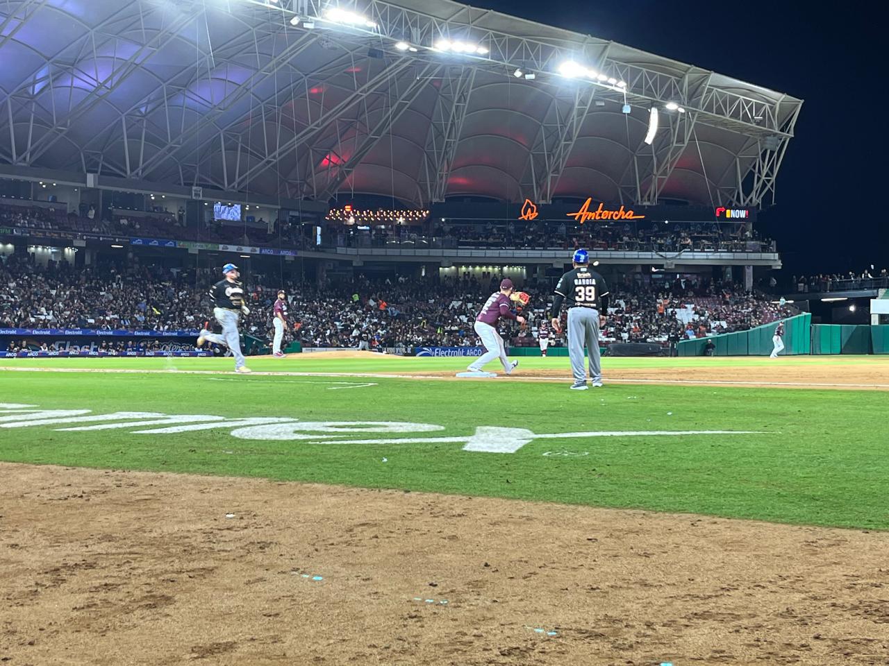 $!Tomateros de Culiacán comienza con triunfo la batalla por el título de la LMP