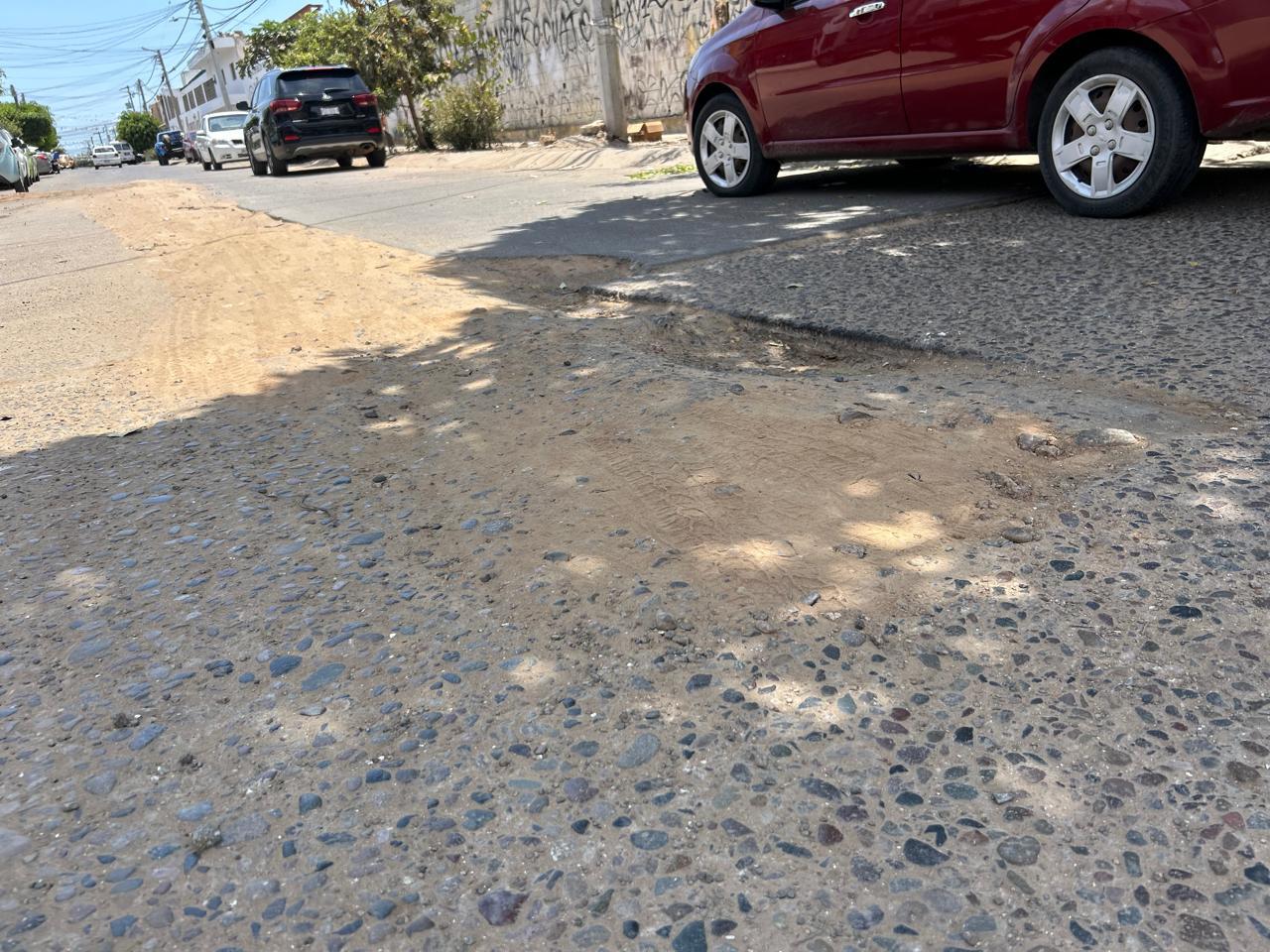 $!Reparación inconclusa en calle Río Évora, en la Independencia, genera molestia vecinal