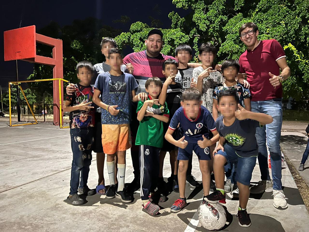 $!Entregan material deportivo en la colonia Huizaches, en Culiacán