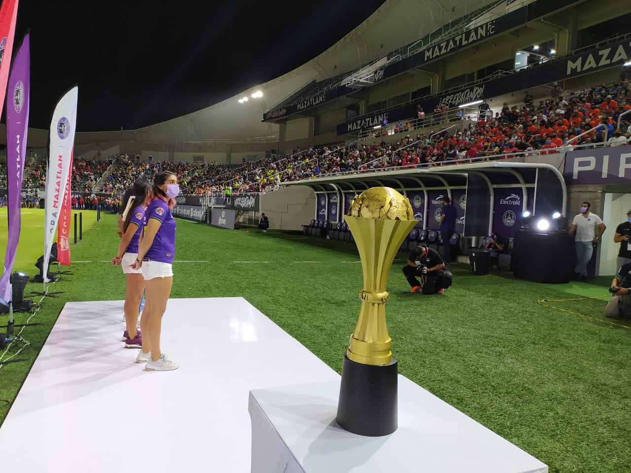 $!Vuelve la algarabía al Kraken con inauguración de la Copa Mazatlán de Futbol 7