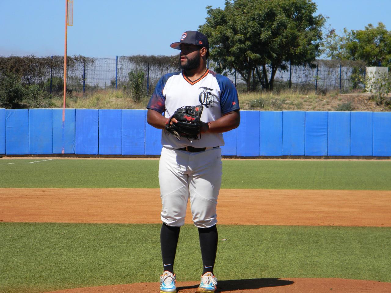 $!Reynaldo Rodríguez, Olmo Rosario y Alex Robles reportan al entrenamiento de Tigres en Mazatlán