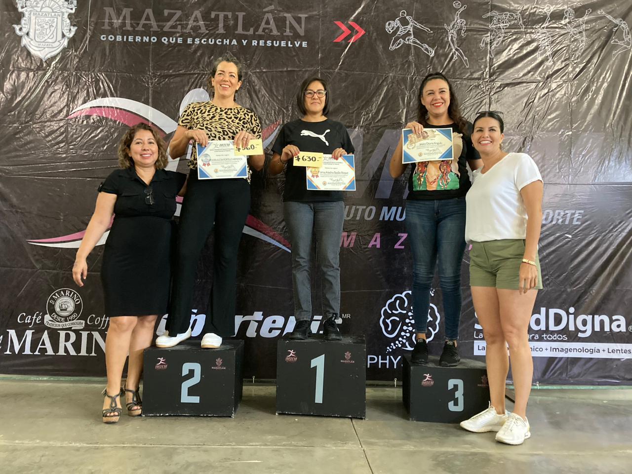 $!Reconocen a lo mejor de las puntuables de natación