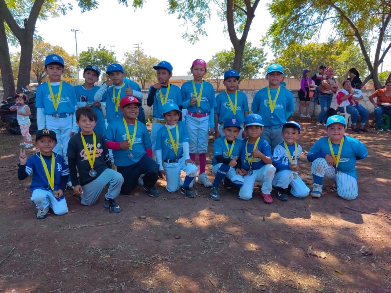 $!Explotan los bats de Liga Pelikanos en Copa Semana Santa