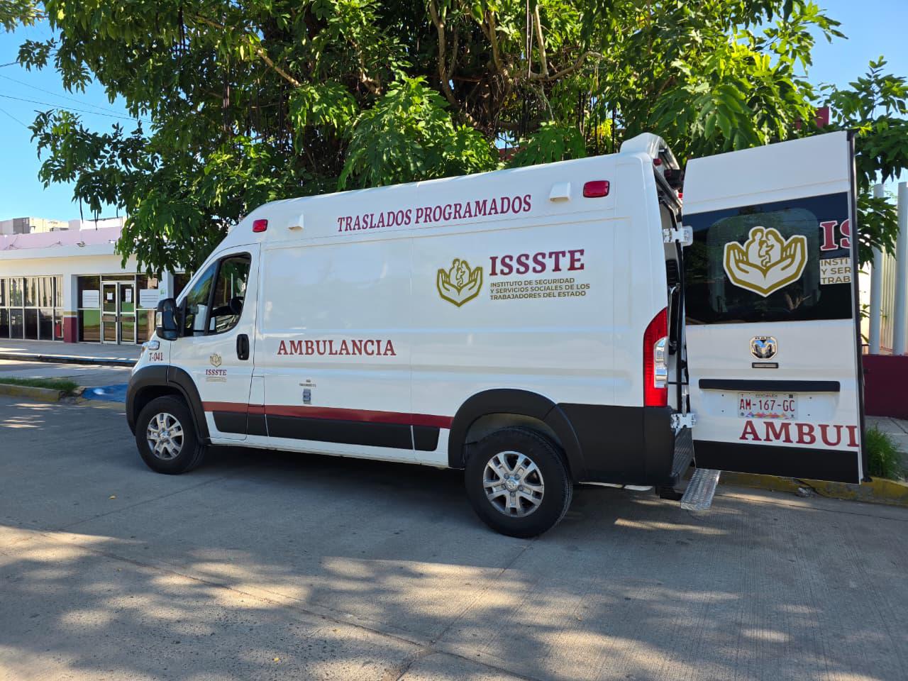 $!Recibe ISSSTE de Escuinapa dos ambulancias, pero dará servicio hasta agosto