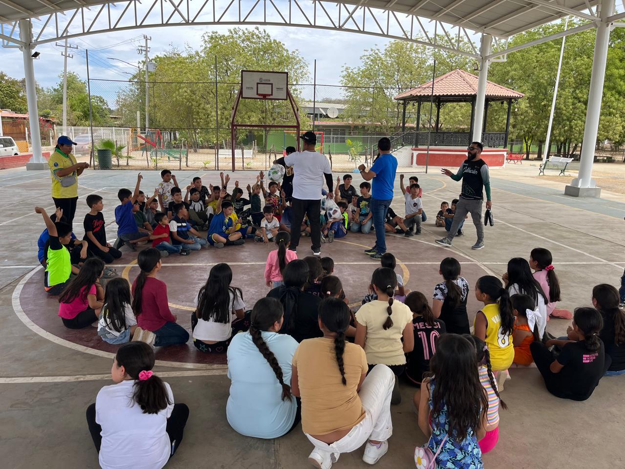 $!Imdec divierte a niños y jóvenes de la sindicatura de Jesús María, en Culiacán