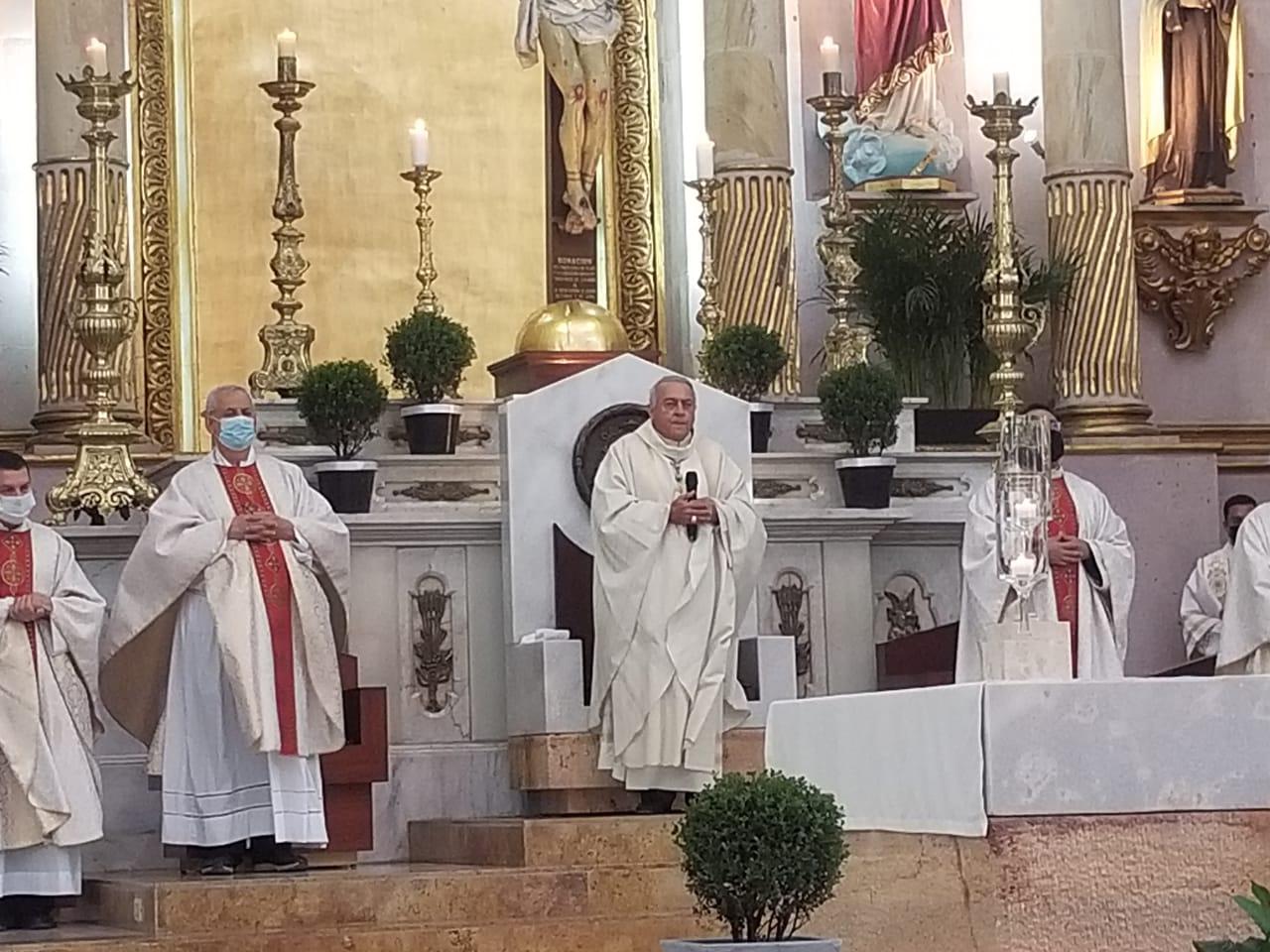 $!Celebra Iglesia Católica la Misa Crismal en Culiacán