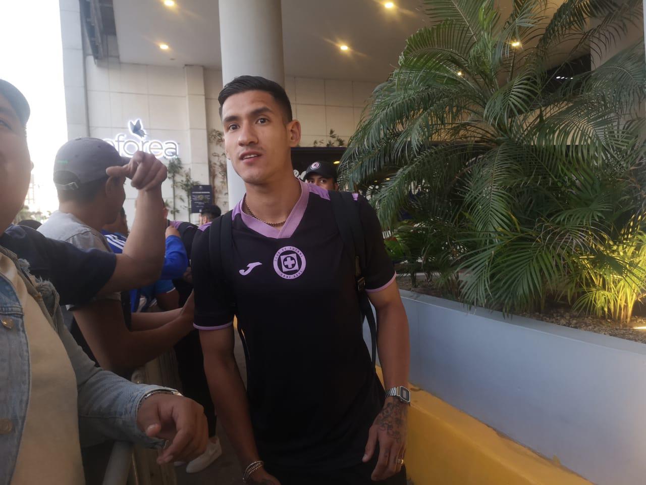 $!Cruz Azul recibe el cariño de sus aficionados mazatlecos, previo al encuentro de la Jornada 10