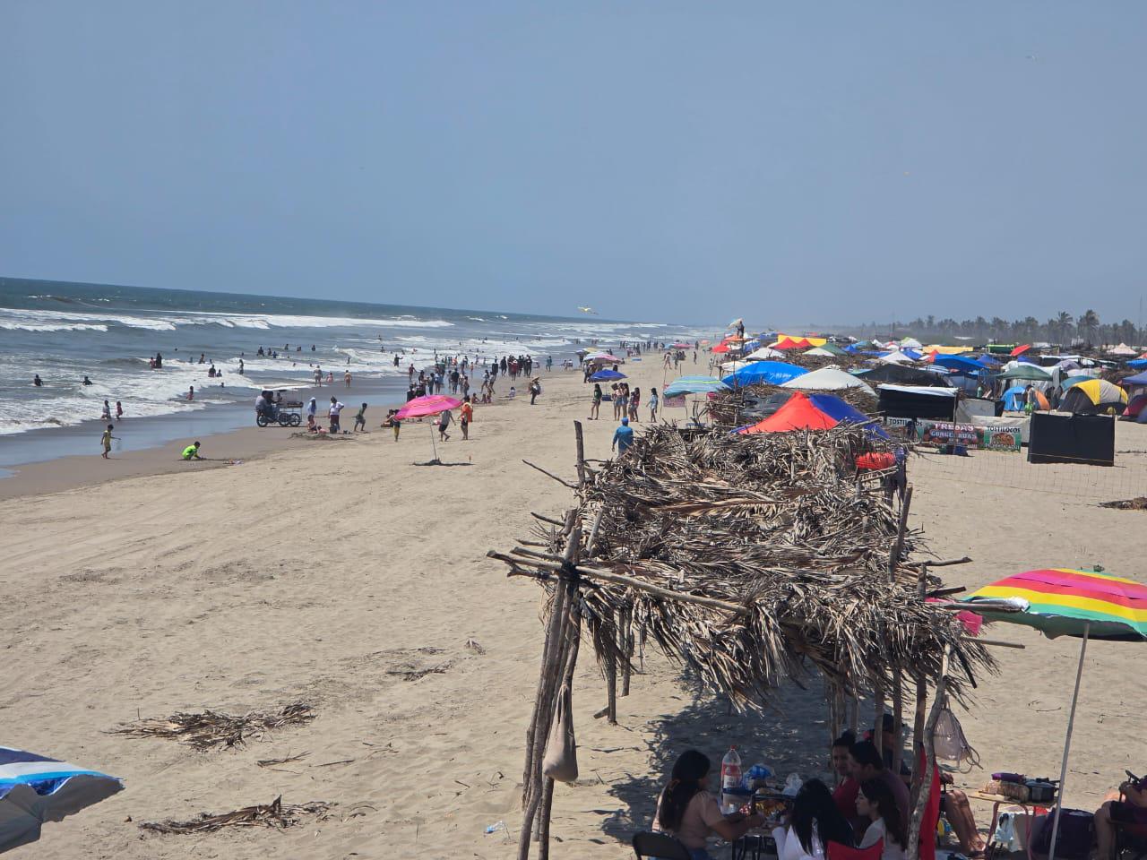 $!Familias acuden a disfrutar de playas del Caimanero en Rosario