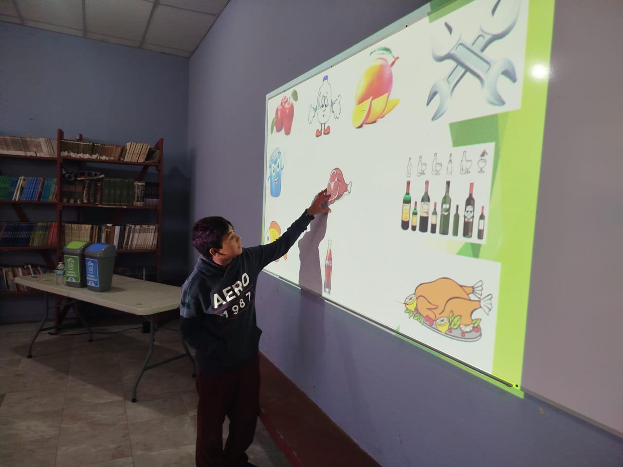$!Llevan plática sobre cuidado ambiental a alumnos del Palmito del Verde