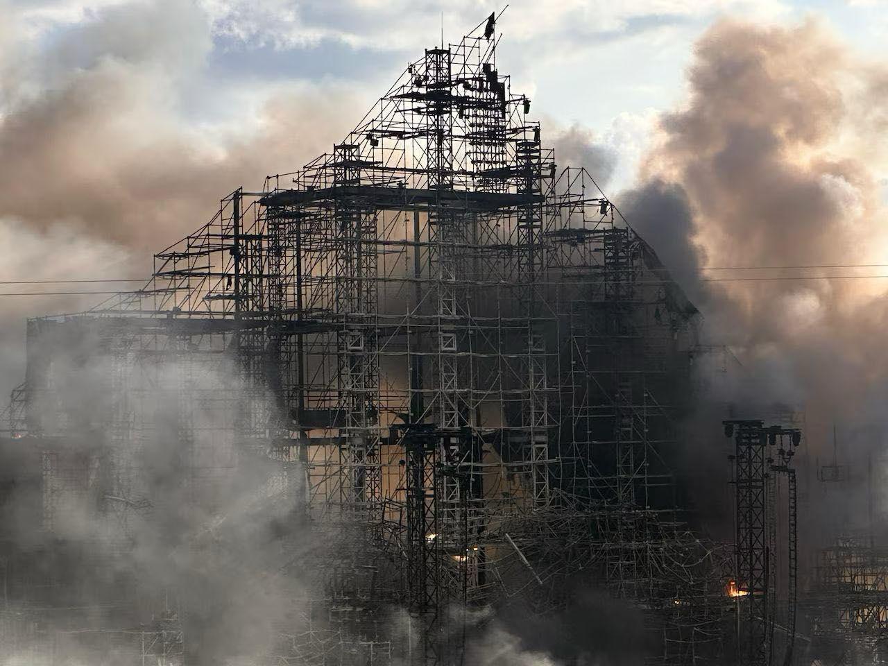 $!Sólo quedó la estructura metálica.