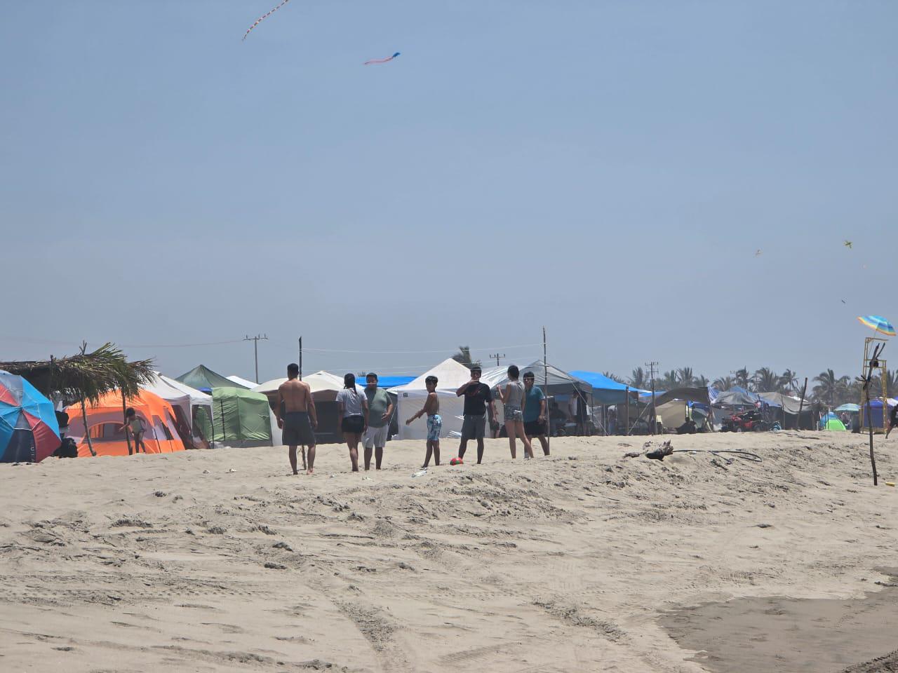 $!Familias acuden a disfrutar de playas del Caimanero en Rosario