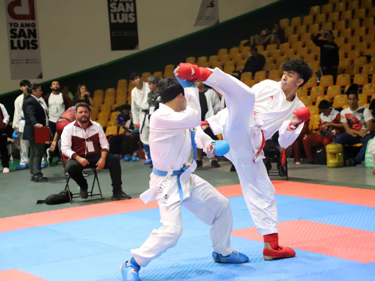 $!Finaliza Sinaloa con 22 pases a los Nacionales en karate do