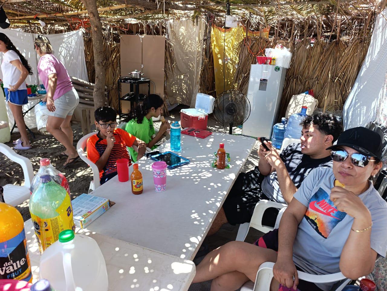 $!Con todo y hasta el perico: Fiestas del Mar de Las Cabras arrancan con tradición y seguridad