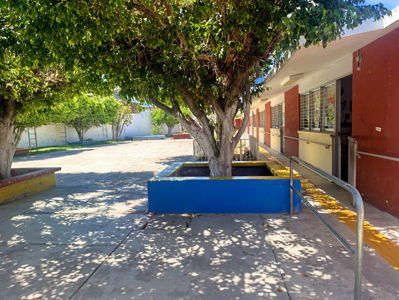 $!Plantel del Centro de Atención Múltiple de Escuinapa se queda sin luz