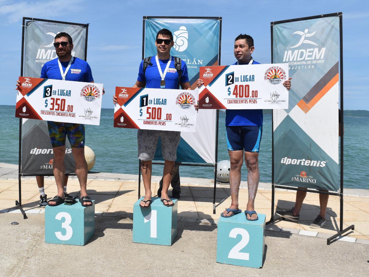$!Mercado y De La Rocha dominan Maratón Acuático, en Playa Norte