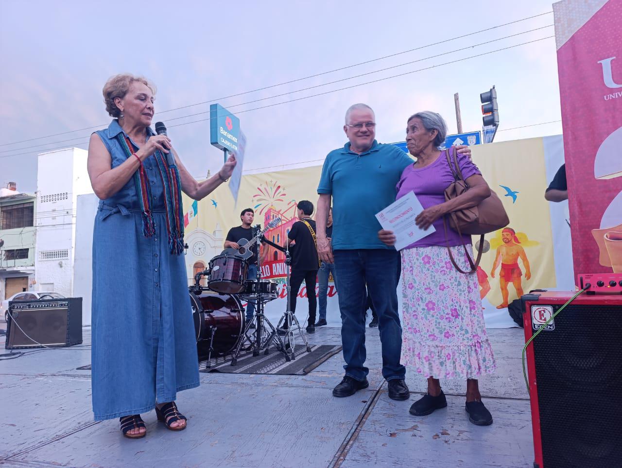 $!Celebran en Escuinapa la municipalización y el Día de la Mujer Indígena