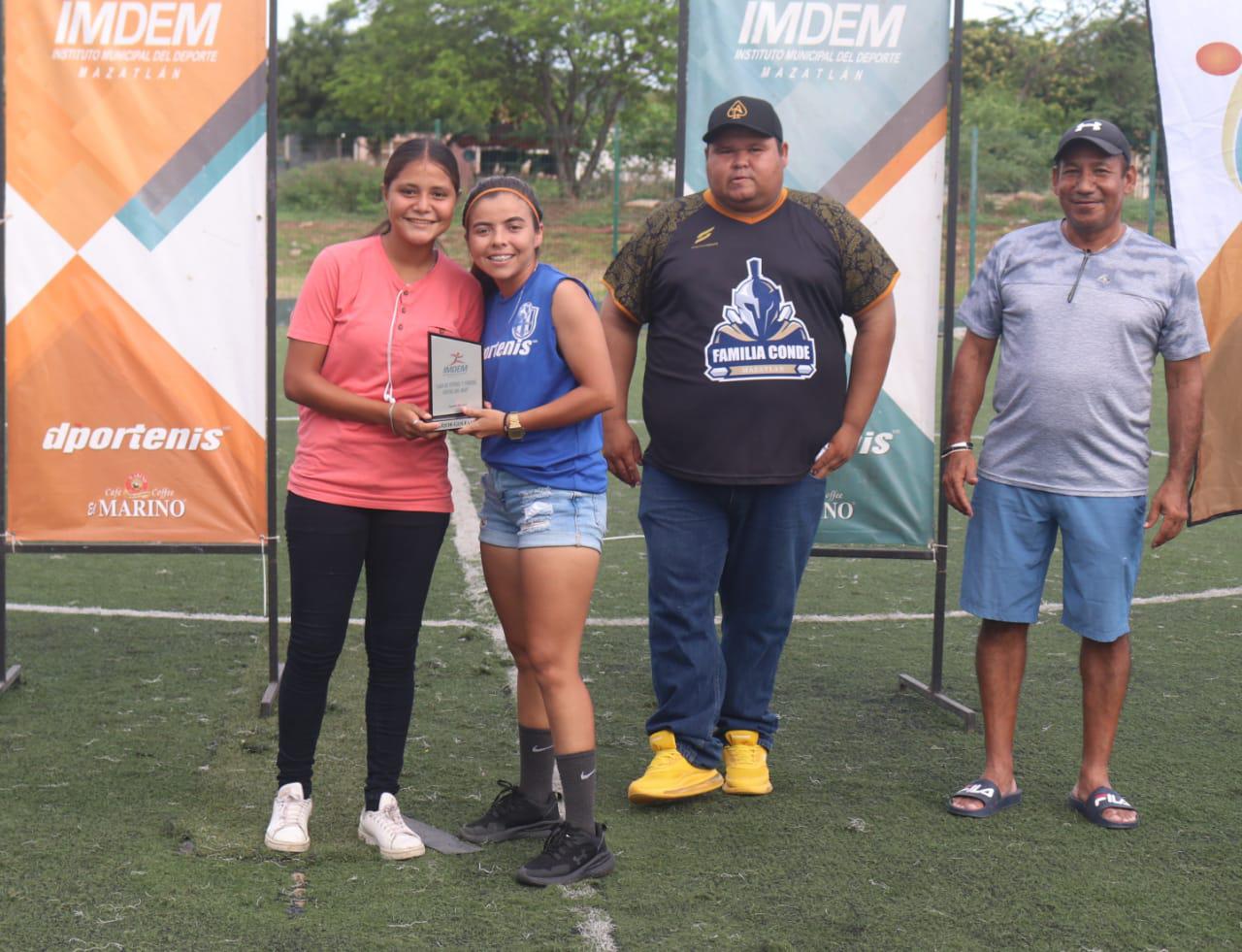 $!Reconocen a las mejores jugadoras de Vistas del Mar