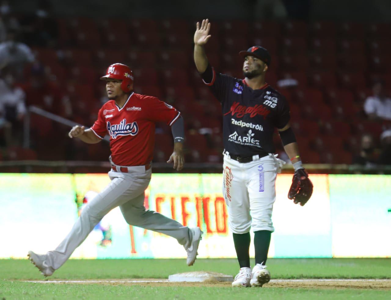 $!Ricky Álvarez da de nuevo el triunfo a Venados de Mazatlán ante Mexicali