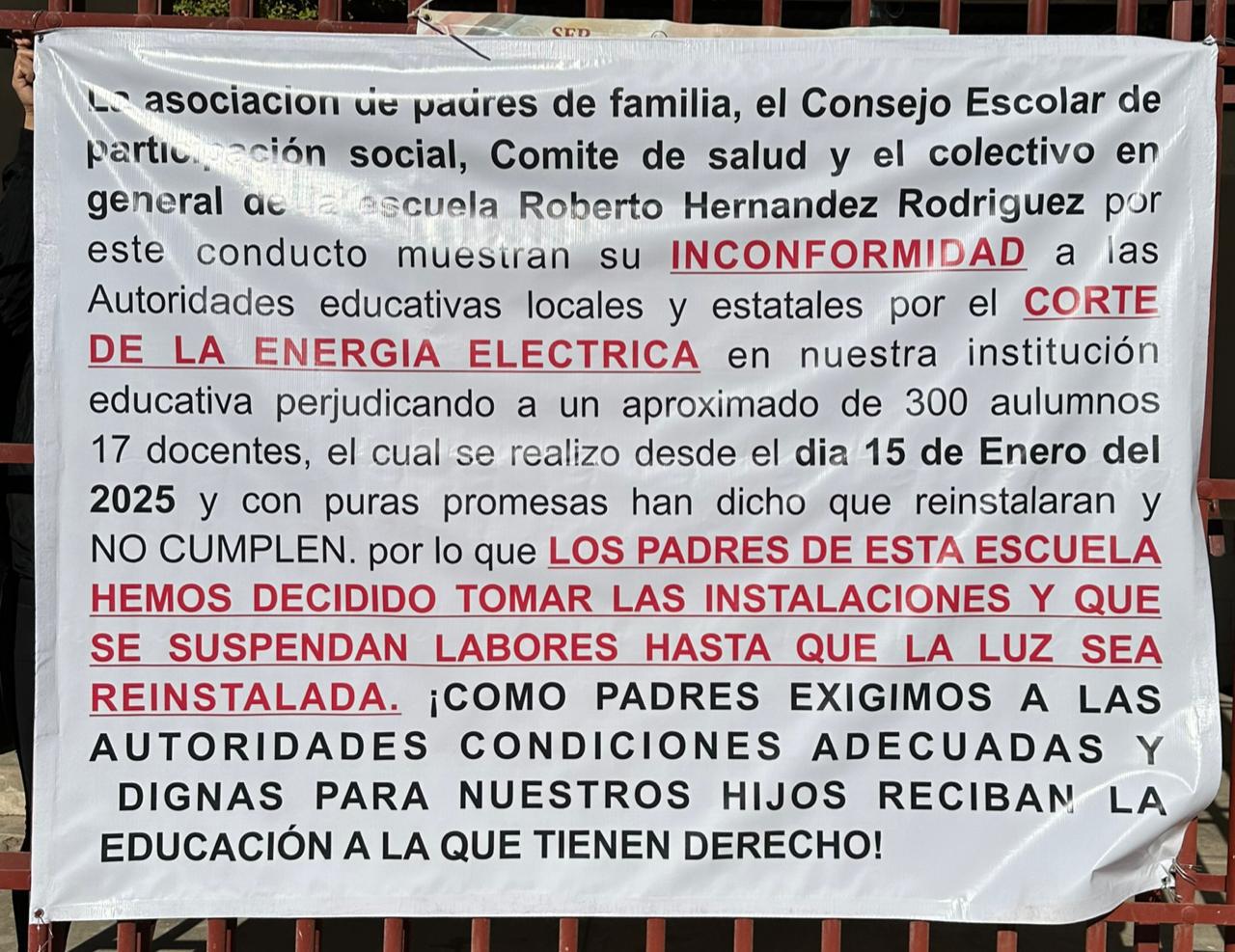 $!Denuncian corte de energía en otra primaria de Culiacán, ahora en la 10 de abril