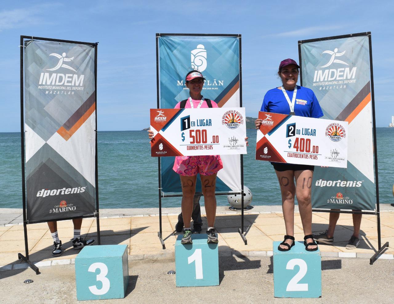 $!Mercado y De La Rocha dominan Maratón Acuático, en Playa Norte