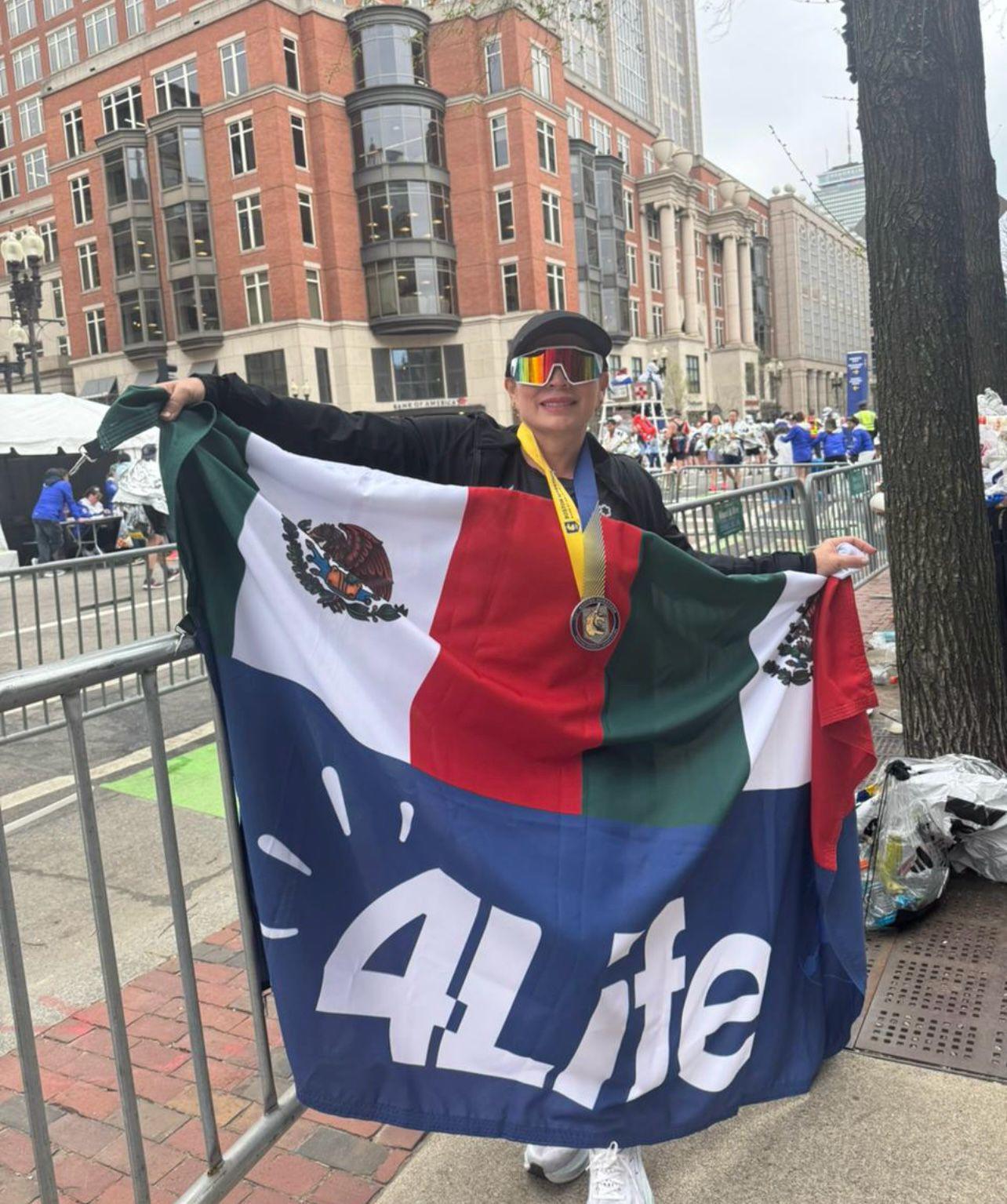 $!Sinaloense Minerva Moreno culmina exitosamente el Maratón de Boston 2025