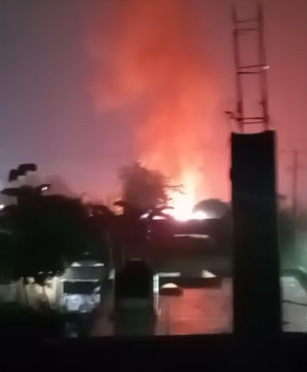 $!Se registra fuerte incendio en el sector Las Coloradas, al suroriente de Culiacán