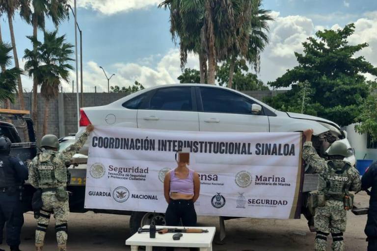 Detienen a un hombre y una mujer tras robo de vehículo y persecución en Navolato