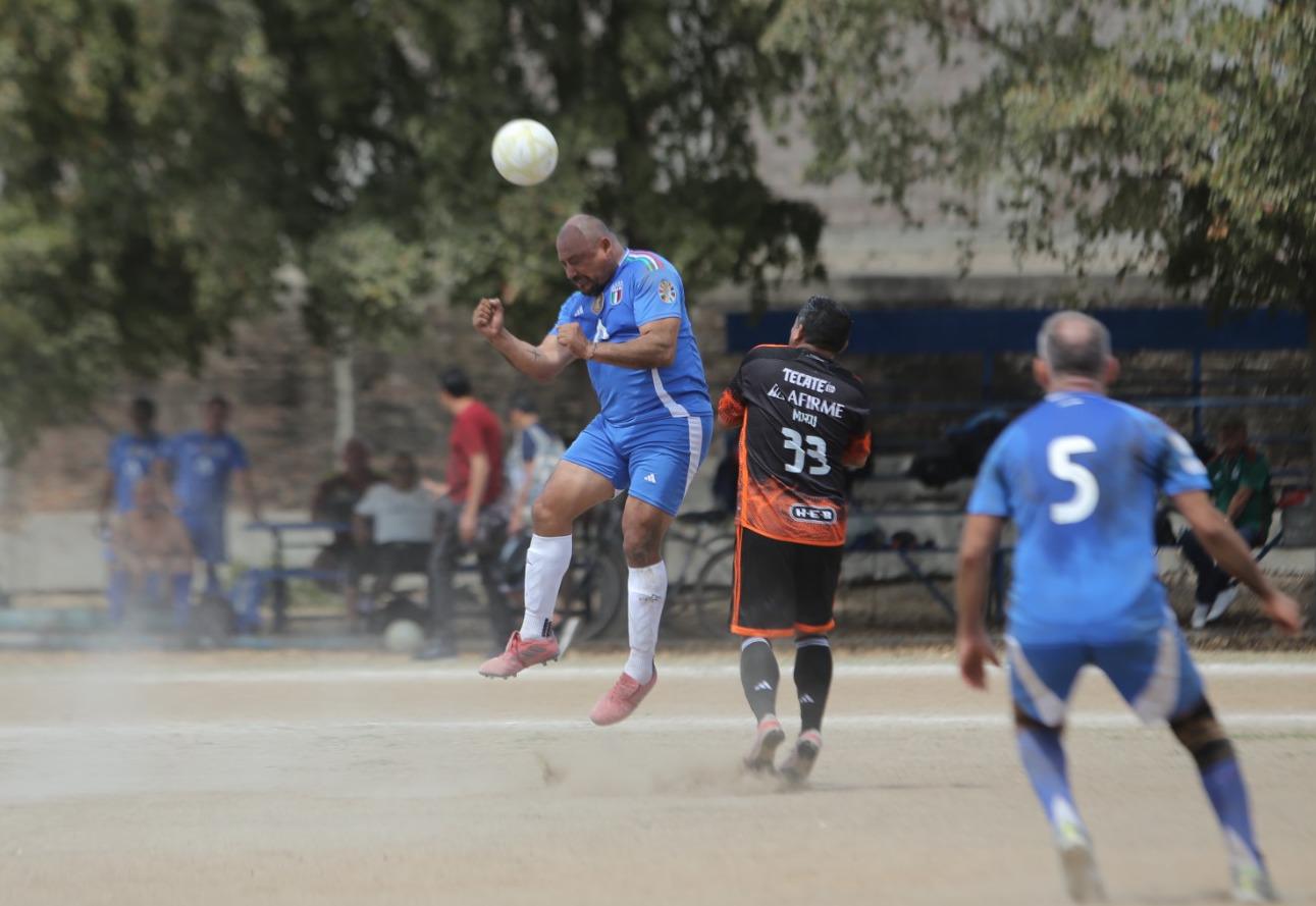 $!López Mateos y Atrio Arquitectos definen al campeón Veteranos